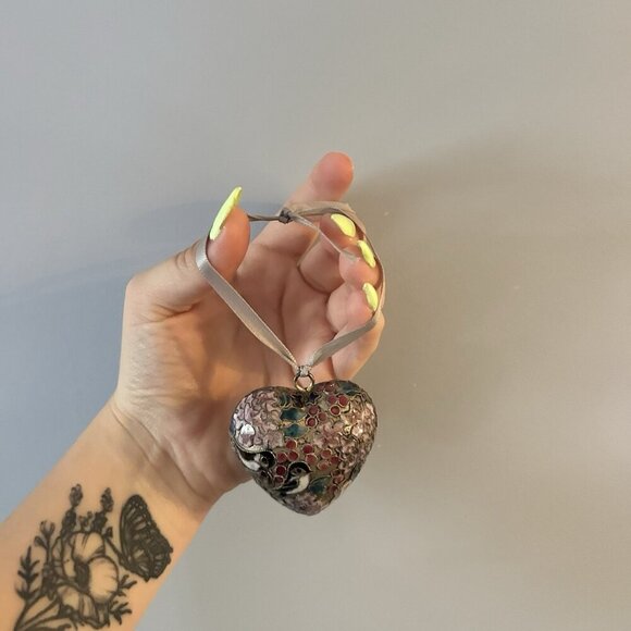 Vintage Cloisonné Heart Christmas Ornament Collectible Pink Flowers Birds - Picture 7 of 7